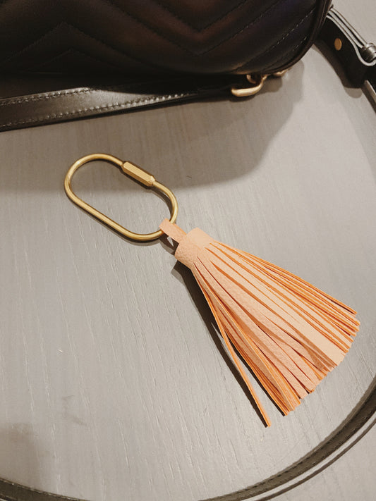 METAL + TASSEL KEY HOLDER BLUSH